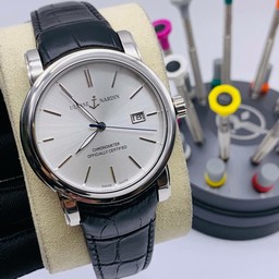 UN Classic White Dial Silver Case on Black Leather Strap